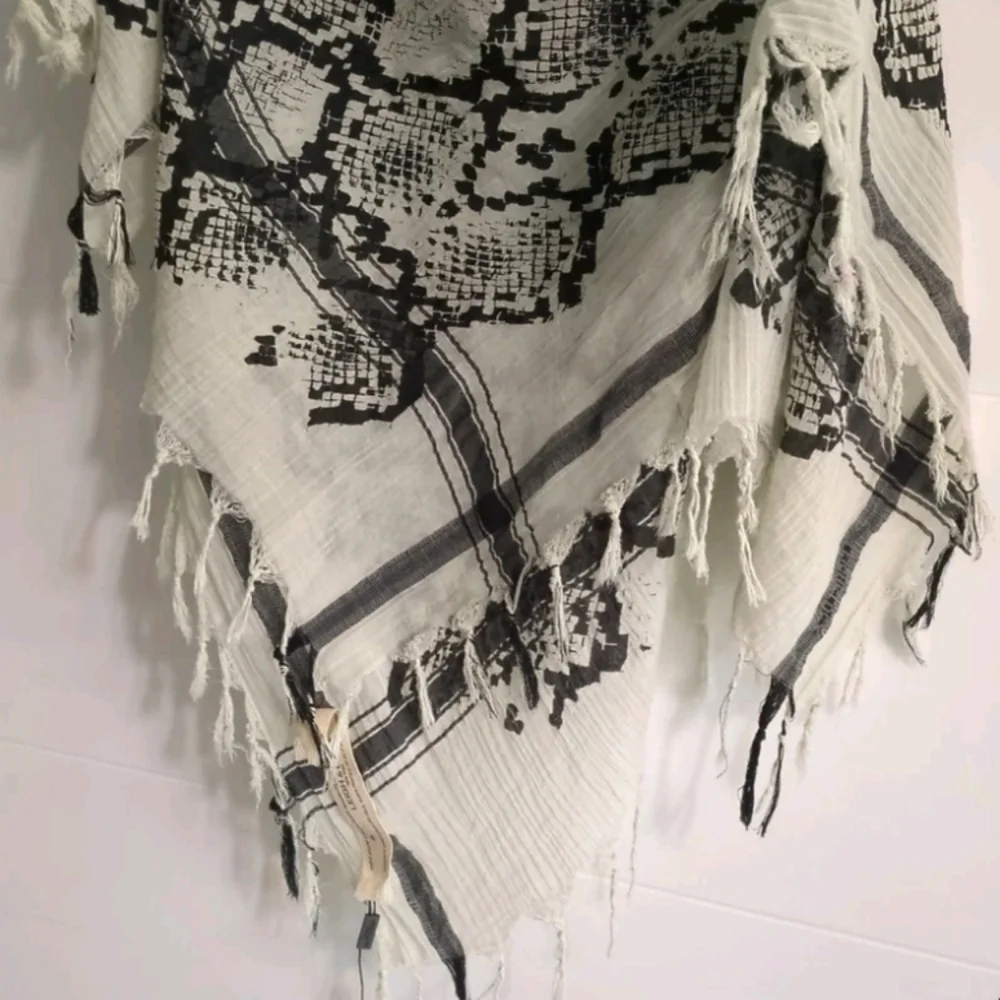Leigh Luca Designer Black and White Snake Patterned Shawl Scarf